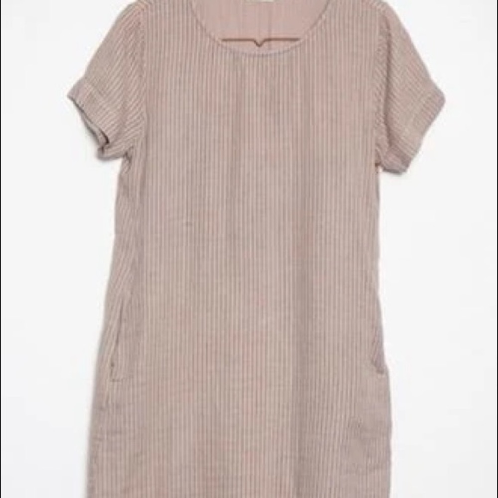 DYLAN PINSTRIPE SHORT SLEEVE DRESS WITH POCKETS
